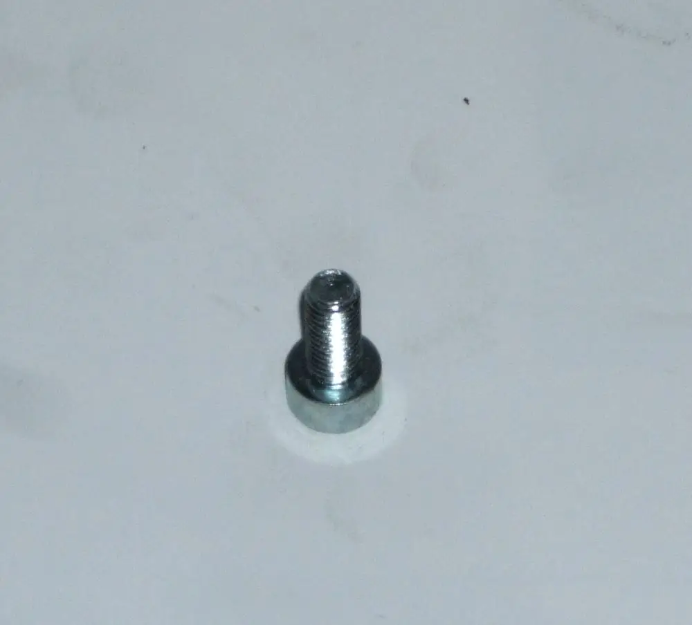 Eine metallen Schraube mit gewinde und einer flachen Unterlegscheibe, die typischerweise in Anwendungen wie DAIKIN Produkten verwendet wird.
